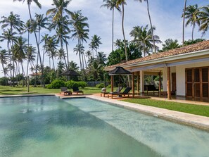 Alberca al aire libre 