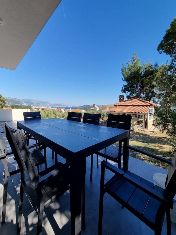 House (Four Bedroom Holiday Home) | Terrace/patio