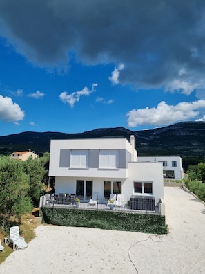 House (Four Bedroom Holiday Home) | Exterior