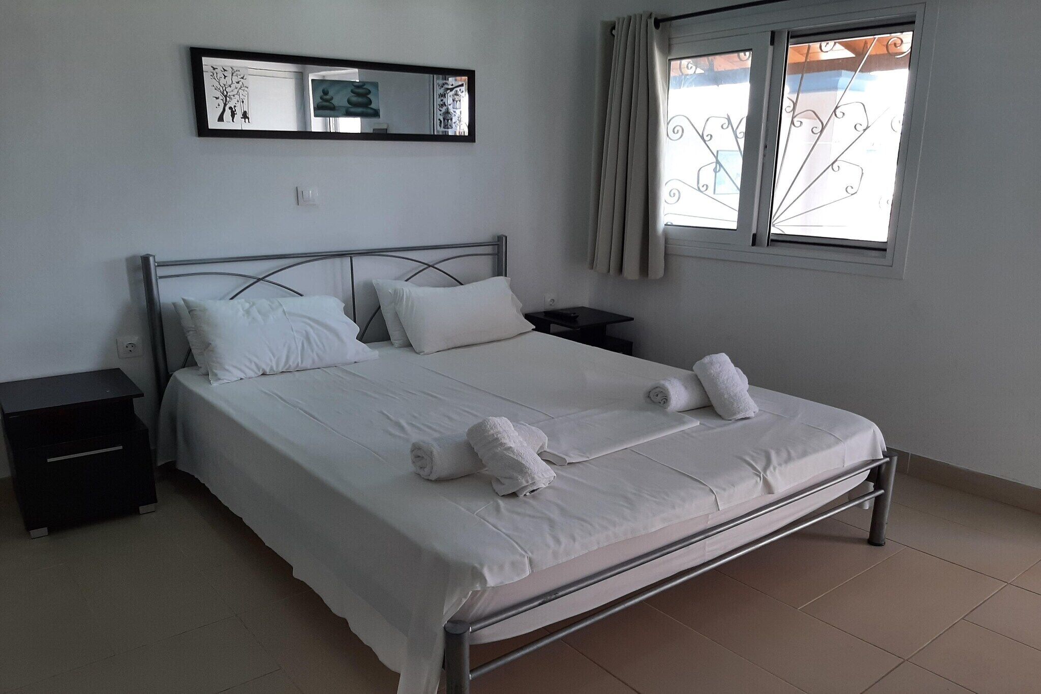 1 chambre, fer et planche à repasser, Wi-Fi gratuit