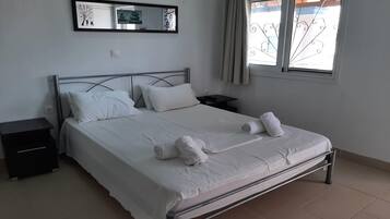 1 chambre, fer et planche à repasser, Wi-Fi gratuit