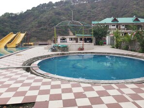 Bar im Pool