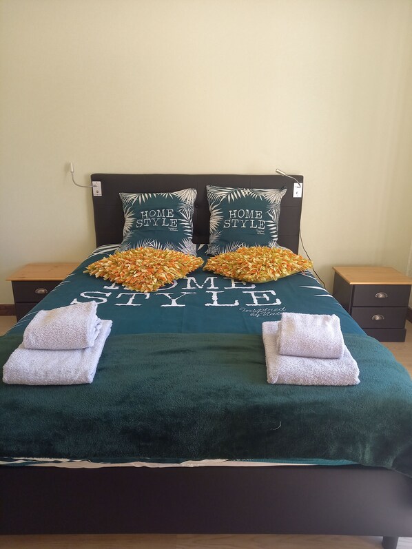 5 bedrooms, iron/ironing board, travel cot, WiFi