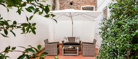 Deluxe Apartment | Terrace/patio