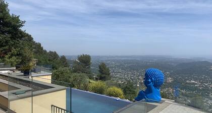 Modern villa with stunning sea views and PRM access