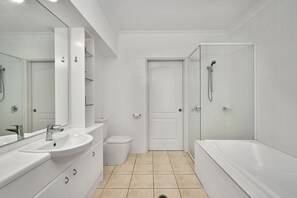 Shower, hair dryer, towels