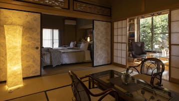 Traditional Villa | Laptop workspace, iron/ironing board, free WiFi, bed sheets