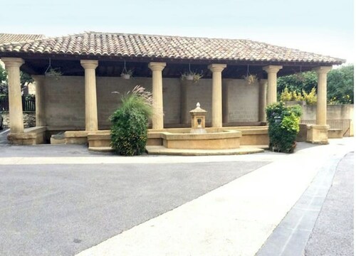 Le Clos de l'Amandier - Village house 10 minutes from the Avignon Festival