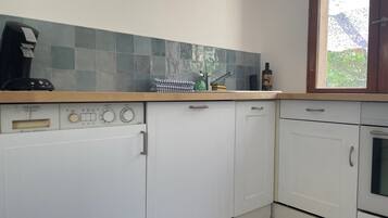 Réfrigérateur, four, plaque de cuisson, lave-vaisselle