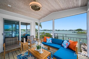Terrace/patio - Chic 8BR with Heated Pool & Waterview (Largo)