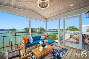 House (Multiple Bedrooms) | Interior - Chic 8BR with Heated Pool & Waterview (Largo)