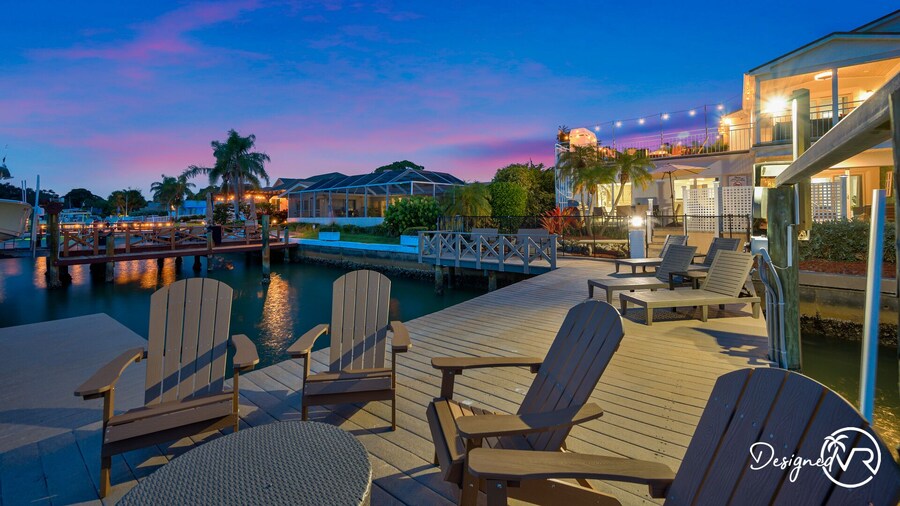 Chic 8BR with Heated Pool & Waterview