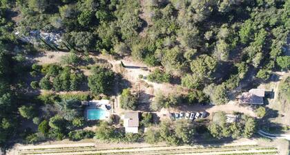 Unique view of Caesar's camp & vineyards - 2 Mazets on a hill -