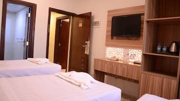 Basic Triple Room | Free WiFi, bed sheets