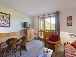 TV - Cozy apartment, near slopes, balcony, pets allowed (Belle Plagne)