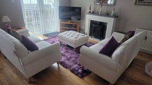 Living area - Quiet location ideal to recharge your batteries
Beautifull sunsets (Port William)