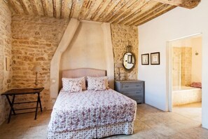 5 bedrooms