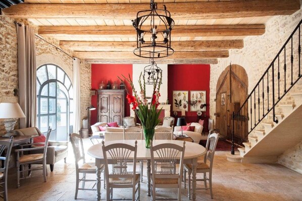 5 bedrooms