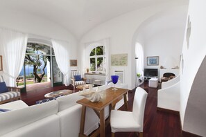 Villa, para fumadores | 6 habitaciones y wifi