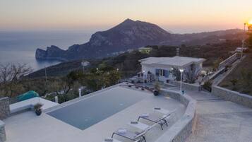 5 habitaciones, tabla de planchar con plancha y wifi