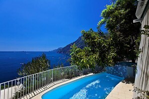 Villa, fumatori | Una scrivania, ferro/asse da stiro, Wi-Fi