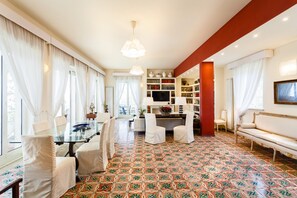 Villa, fumatori | 7 camere, ferro/asse da stiro, Wi-Fi