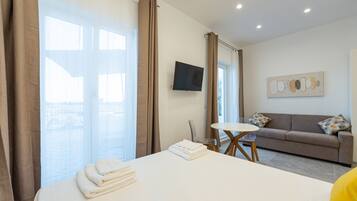 Studio Suite Deluks | Seprai premium, Wi-Fi gratis, dan seprai linen