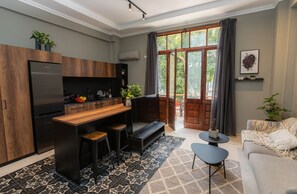 Private kitchen - DeBlox living - Alhambra Apartments (Tel Aviv)