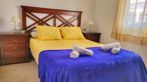 2 bedrooms, desk, iron/ironing board, free WiFi