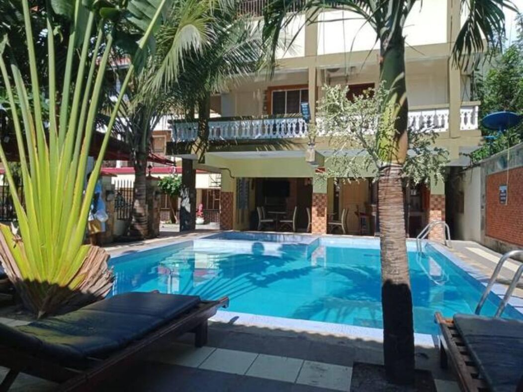 حمّام سباحة خارجي