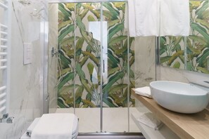 Shower, hair dryer, bidet, towels - GuestHost - Abyss Room x2 one step away from the sea (Trani)