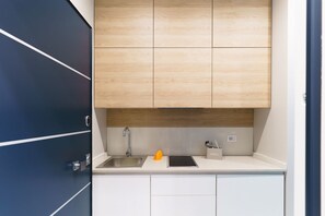 Stovetop, coffee/tea maker