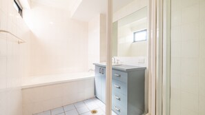 Baignoire, baignoire à remous