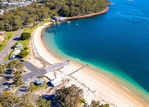 Beach nearby - Florentine, 8 11 Columbia Close - opposite the beach with Air con and water views (Nelson Bay)