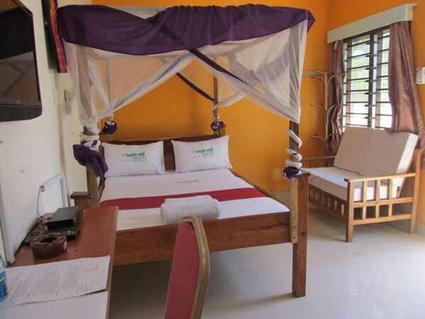 1 bedroom, WiFi - Modern Furnished Studio Apartment-walking distance from beach and malls (Ukunda)