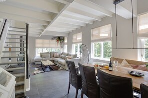 Dining - Extra Luxury 8-person villa with outdoor sauna and bubble bath (Uden)