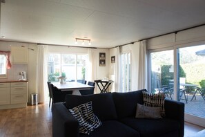 Een televisie en een dvd-speler