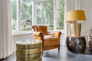 Interior - 12 person detached country house with trampoline & Private outdoor hot tub (Uden)