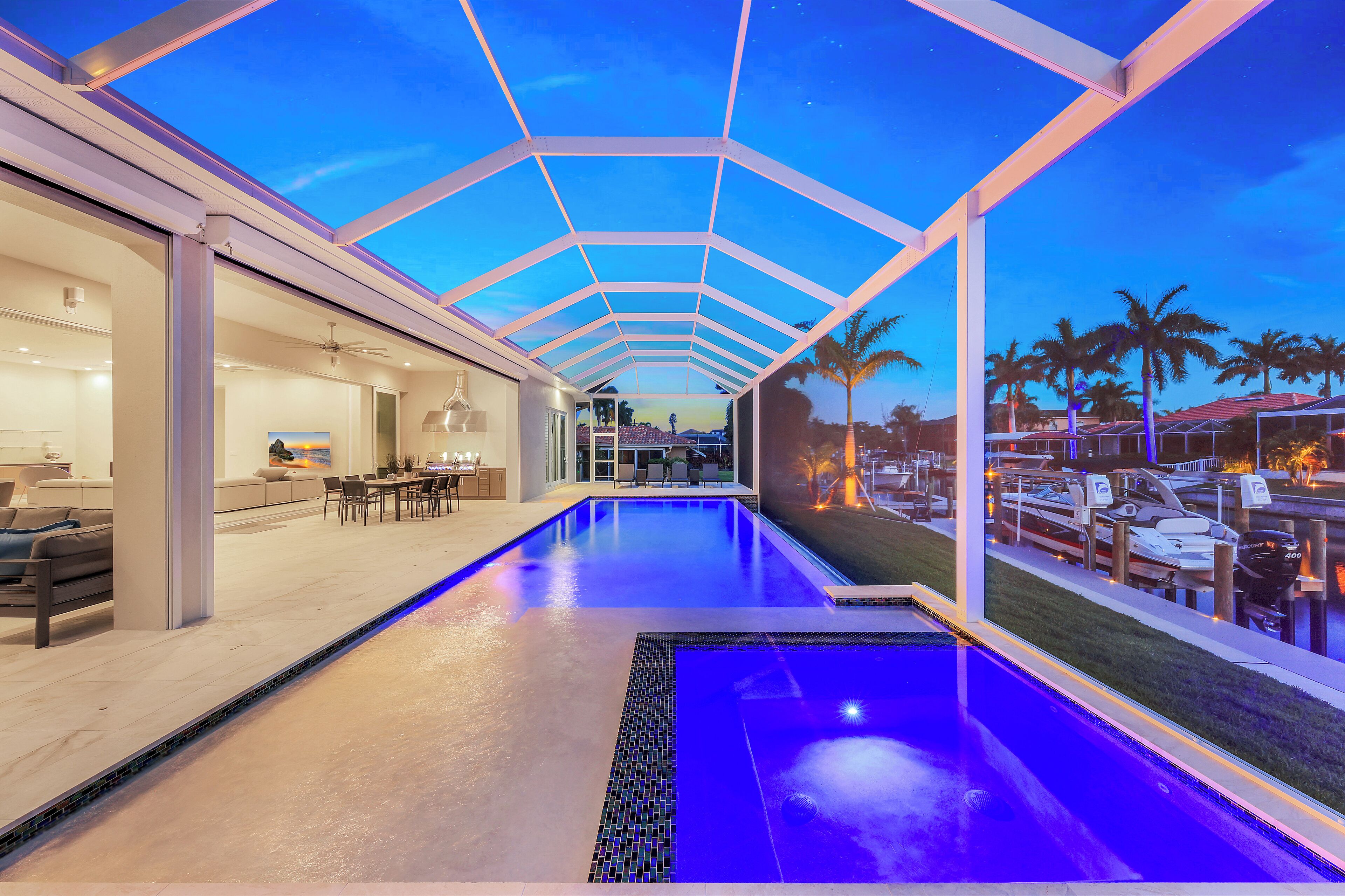 Outdoor pool, an infinity pool, pool loungers