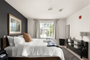 2 habitaciones, tabla de planchar con plancha y wifi gratis 
