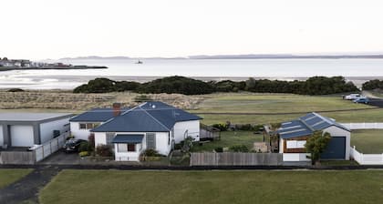 Stanley Beach House with Stunning Views of the Nut!