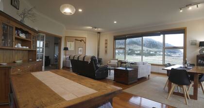 Stanley Beach House with Stunning Views of the Nut!