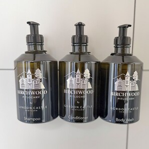 Superior Double Room | Bilik Mandi | Kelengkapan dandanan diri mesra alam, pengering rambut