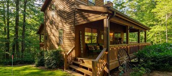 Hester`s Hideaway - Cozy, Rustic Mountain Cabin