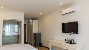 Superior Triple Room, Non Smoking, City View | Down comforters, Select Comfort beds, in-room safe, desk