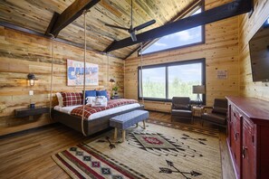 2 bedrooms, desk, iron/ironing board, free internet - NEW - Camp Canoe|Breathtaking Views|Sleeps 9|Murphy Beds|foosball (Broken Bow)