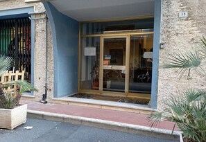 Esterni