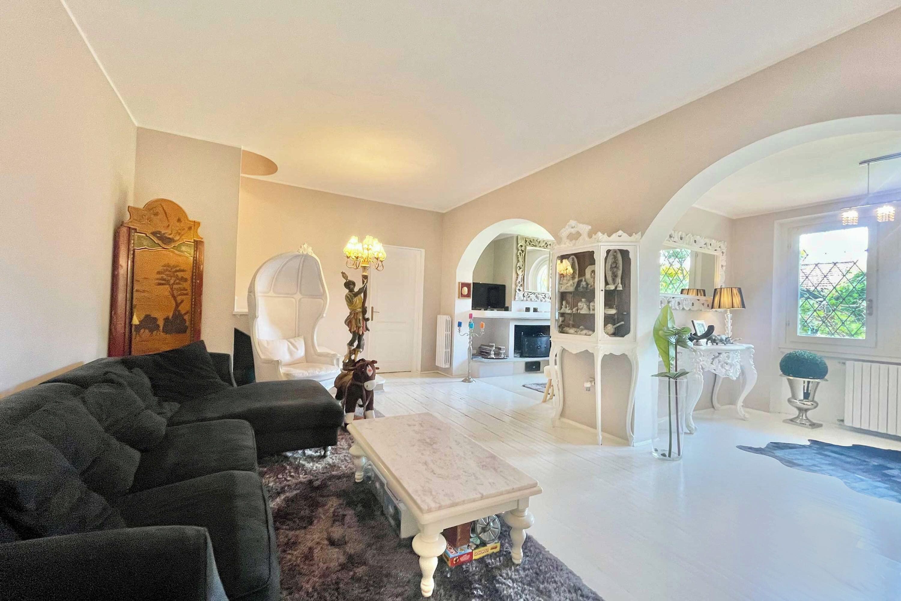 Family Villa, Multiple Bedrooms, 2 Bathrooms (Villa Alice) | Living area | Flat-screen TV, fireplace, stereo