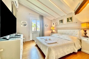 3 makuuhuonetta, silitysrauta/-lauta, ilmainen Wi-Fi, vuodevaatteet