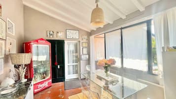 Vila Keluarga, beberapa kamar, 2 kamar mandi (Villa Alice) | Tempat makan